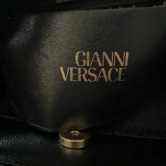 Authentic Vintage Gianni Versace blk leather bag with gold hardware - Picture 10 of 11